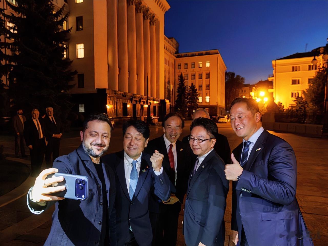 炸锅了！泽连斯基抱怨日本援助不足后，日本民众彻底怒了。10月3日，多家外媒在报道