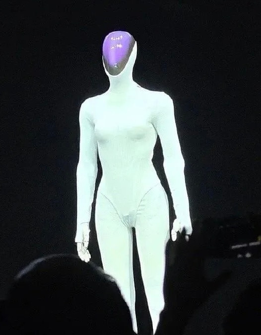 小鹏这台机器人，未来计划可以大胆一点？Iron以后可以叫Xpeng弗利萨