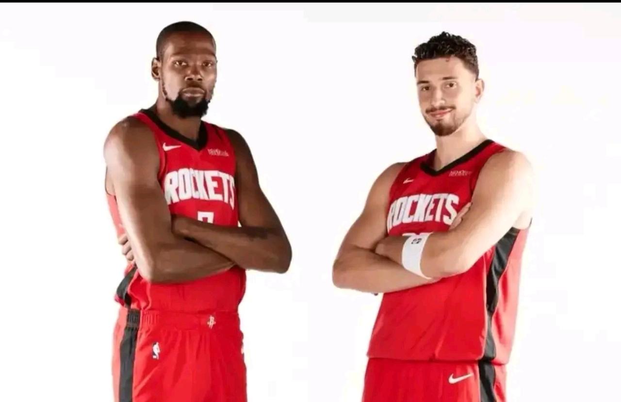 火箭这么多选秀权，为什么不交易个后卫来？到底是想摆烂还是想争冠啊？真离谱