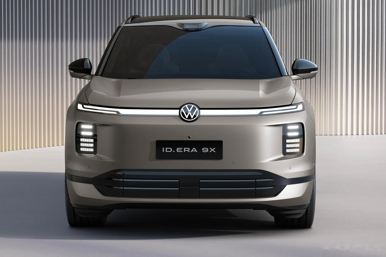ERA9X一款增程汽车，进入车内，那空间绝对超乎你的想象。上汽大众“增程新王