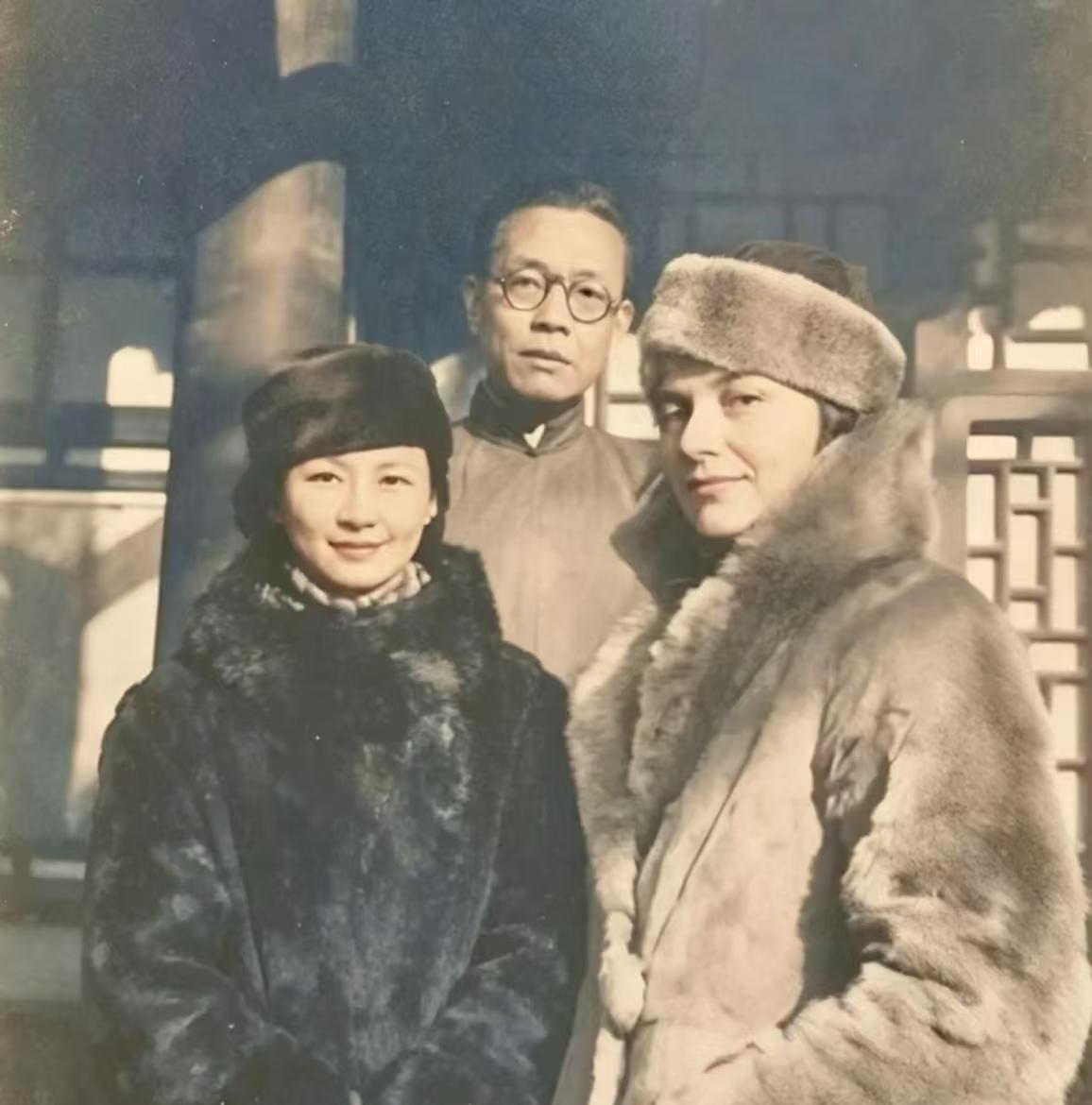 林徽因的美貌与衣品在才华面前真的不值一提吗？谈起林徽因，人们很容易先想到诗、建筑