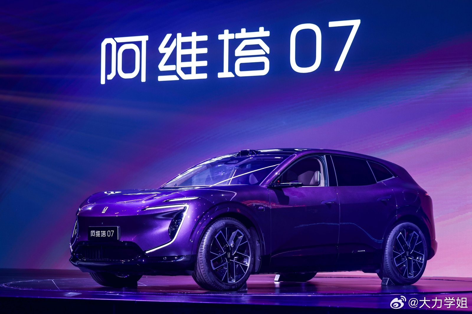六年合作沉淀，一次全新跃升。阿维塔072026款不仅是“智美都市豪华SUV”的