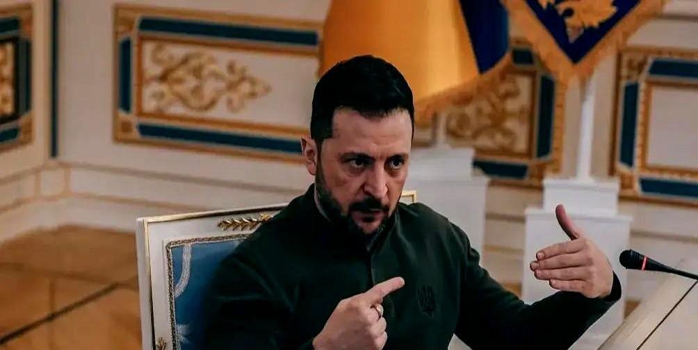 快讯！快讯！。英国的一名军事专家在油管上突然宣布了自己的判断：泽连斯基活在