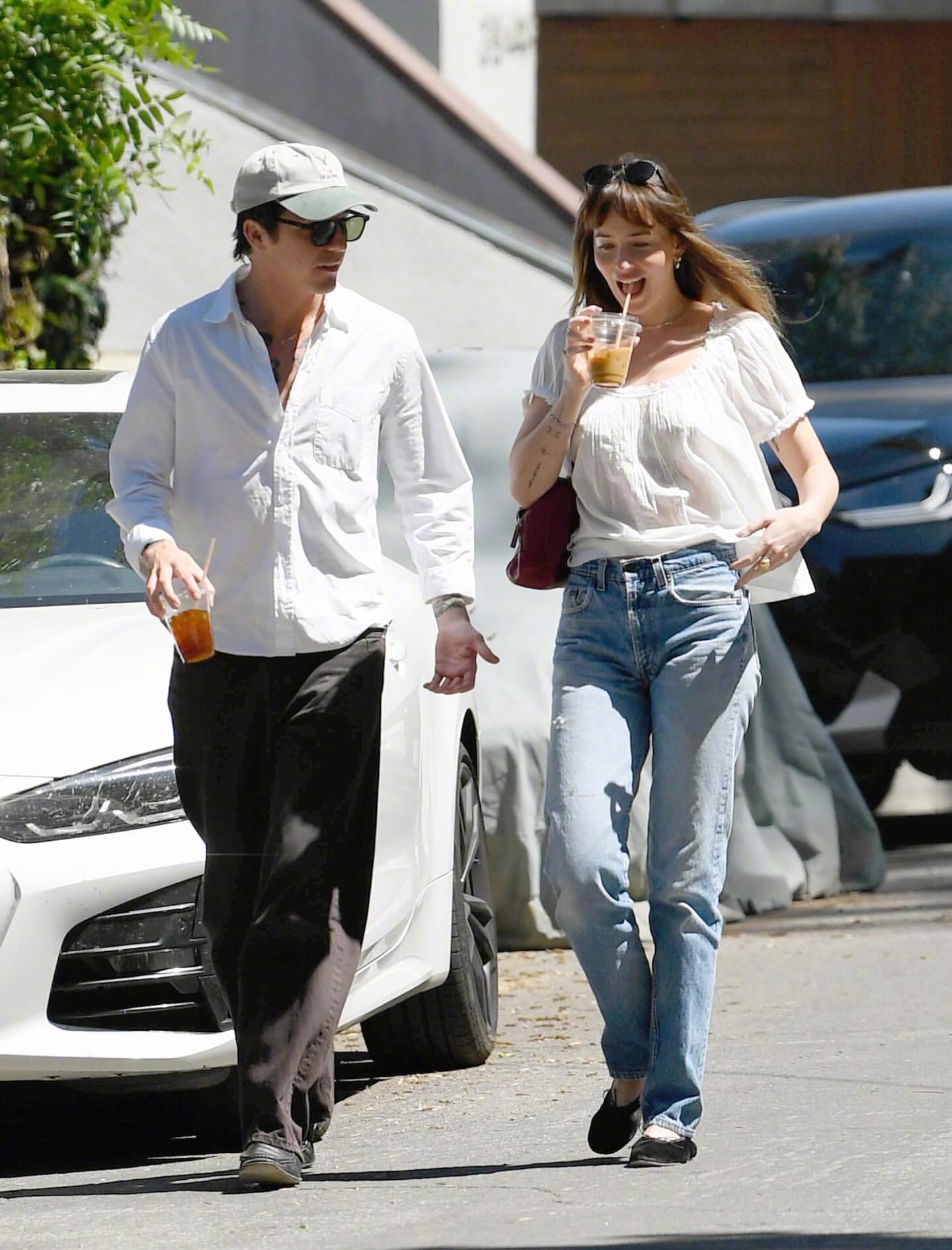 达妹DakotaJohnson和新男友塔克·皮尔斯伯里前往杰里米·艾伦·怀特（