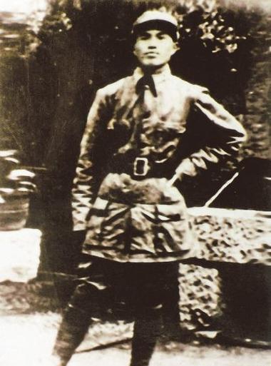 1974年罗瑞卿福建养病，有人让福州军区司令皮定均不准喊他“首长”，结果皮定钧不