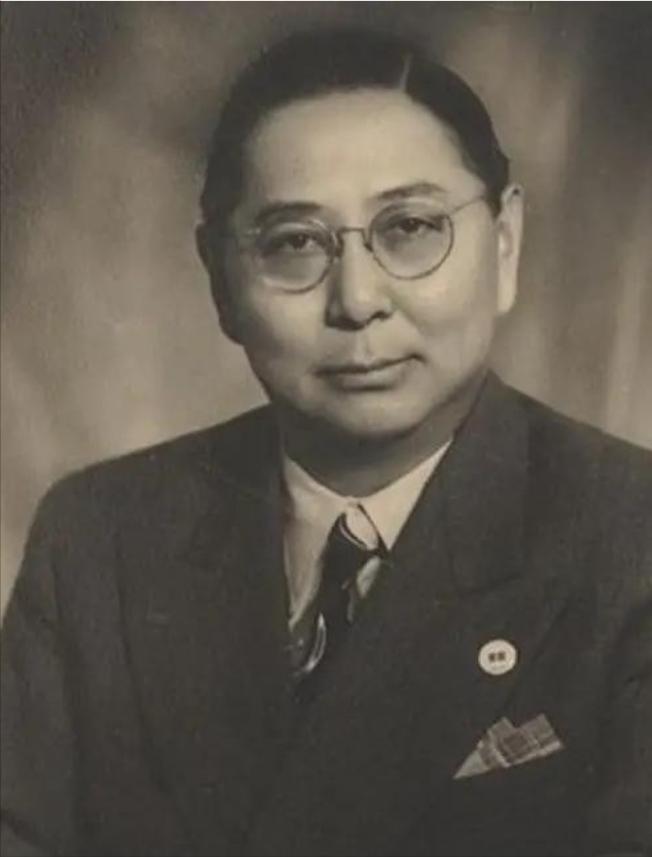 南京解放前夕，孙中山之子孙科对中山陵园的护卫们说：“毛泽东、周恩来对总理先生很尊