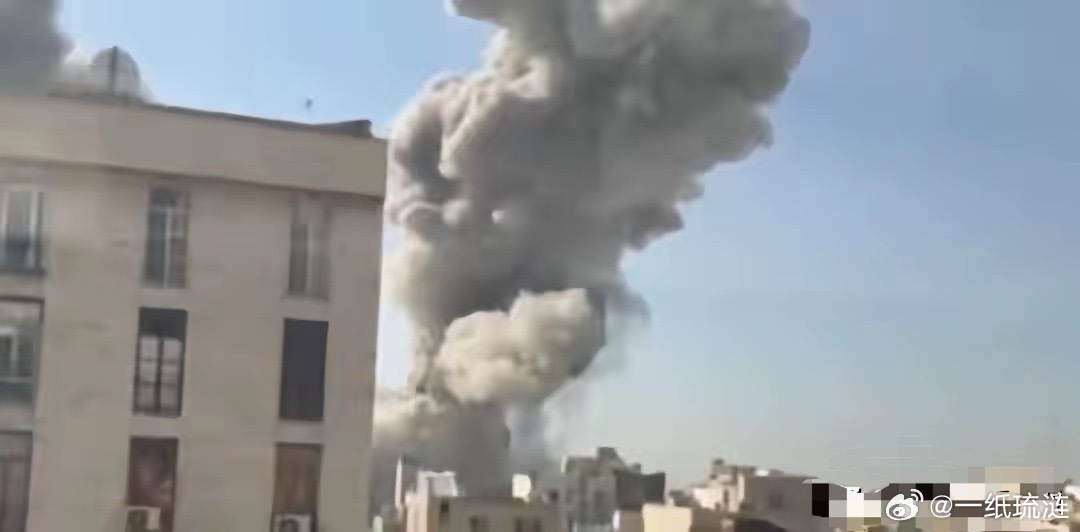 历史总是惊人的相似。几十年前，有个国家，也是一边忽悠对方和自己谈判，一边狠狠轰炸