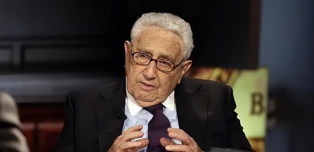 世界各个国家开始意识到，中国工业没法复制，原因就在重工业各国尝试复制中国制造