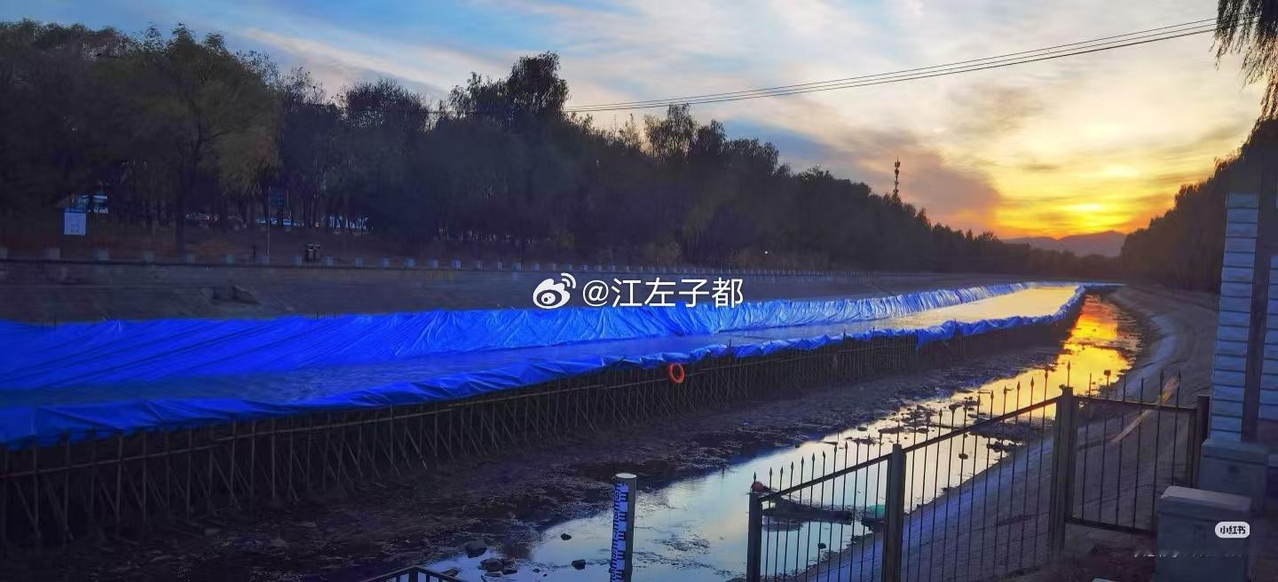 好好的河道，这样施工干啥呢？水里的鱼啊虾啊微生物啊，全都完蛋了…………