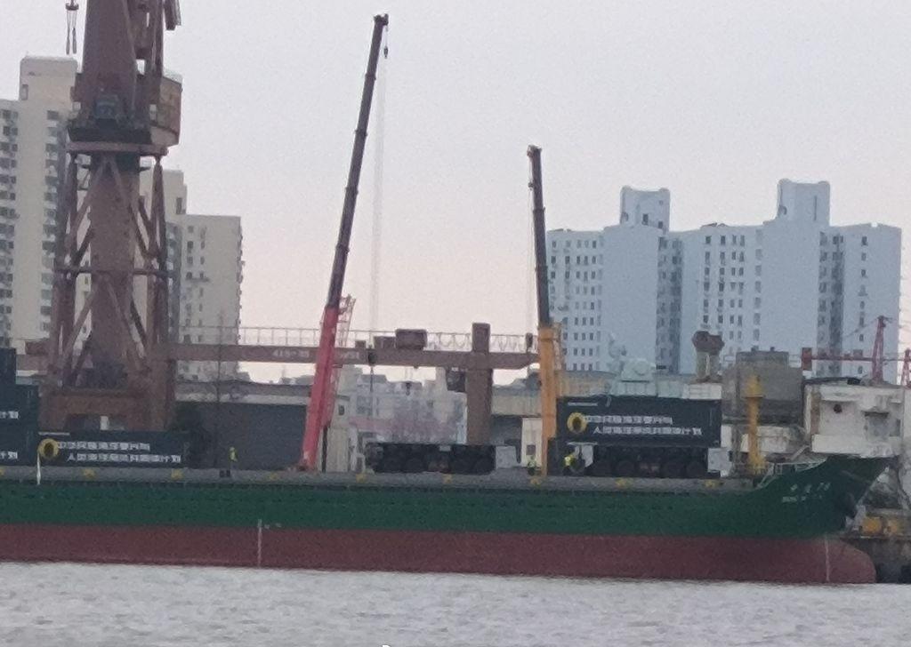 组合式电磁弹射轨道车装上了辅助巡洋舰“中达79”实锤这种组合式电磁弹射轨道