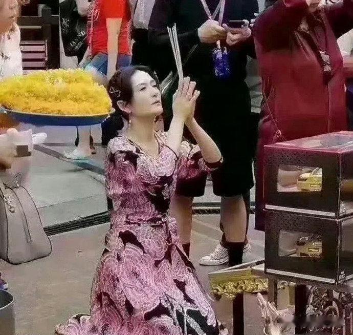 谢富婆别这样了，算穷人求你了，留点财气给我们吧……