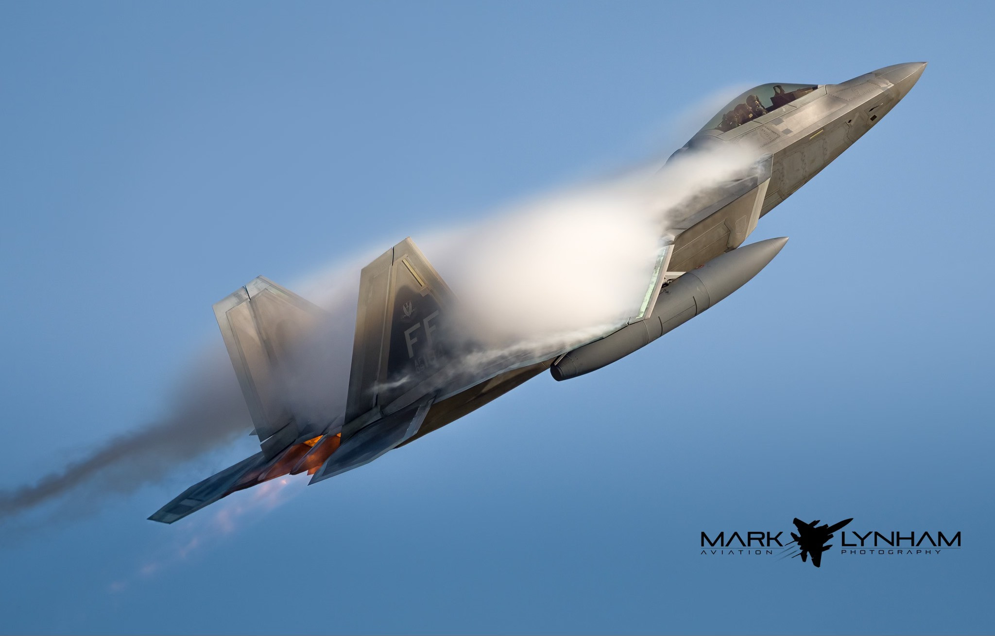 MarkLynham镜头下的F-22