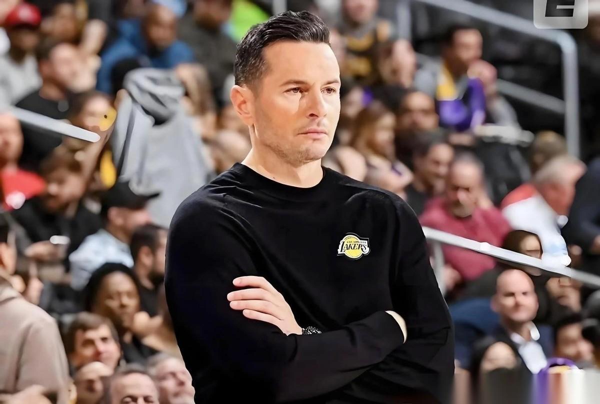 湖人内讧的根本原因是什么湖人内讧的三大原因，第一大原因是：雷迪克的执教风格，喜