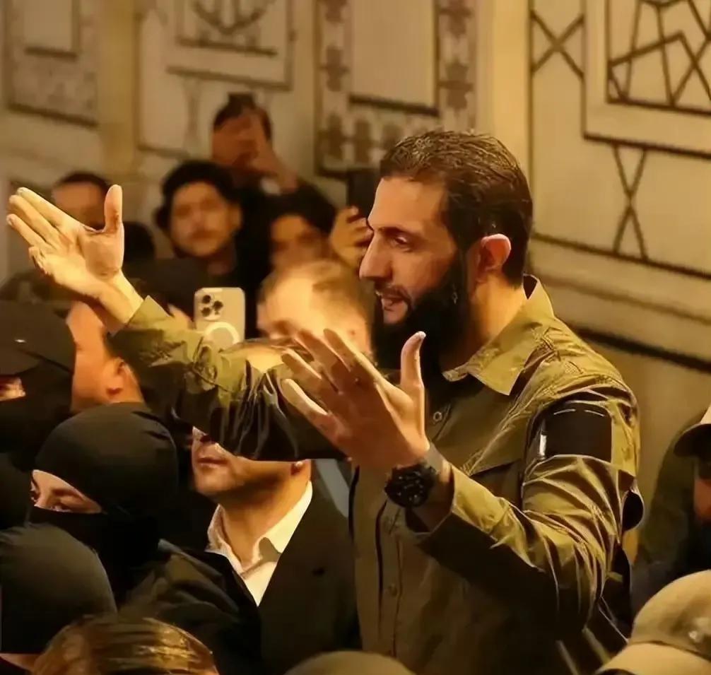 俄罗斯在叙利亚的投资果然都打了水漂了，据报道，叙利亚新政府领导人朱拉尼宣布，阿萨