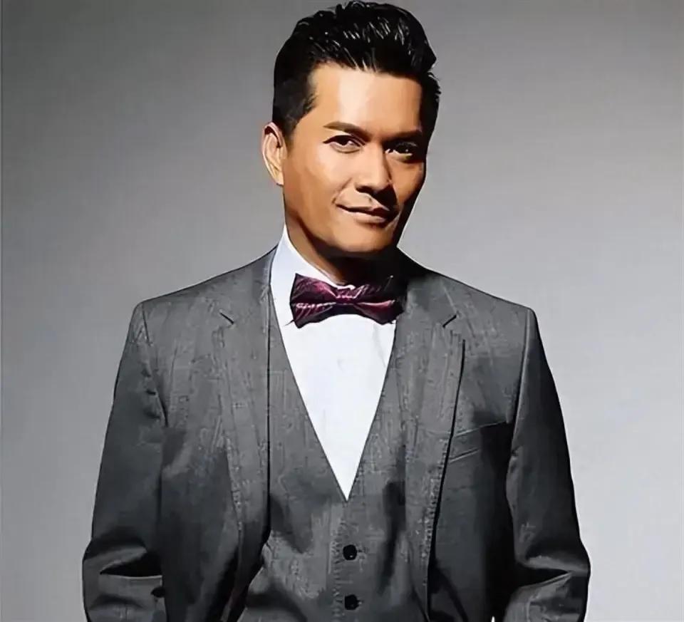 吕良伟家的保姆算是把“养生”俩字琢磨透了。说70岁的老板，身体机能测出来才39岁