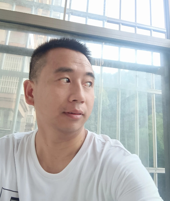我的美女邻居把我拉黑了昨天我邻居叫我买点菜她买瓶红酒来我家喝一杯，我想了一下