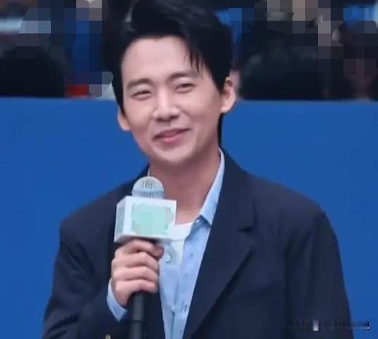 郭麒麟从200斤狠降到120斤，马思纯一句“再瘦就认不出”听得人又笑又心酸。大家