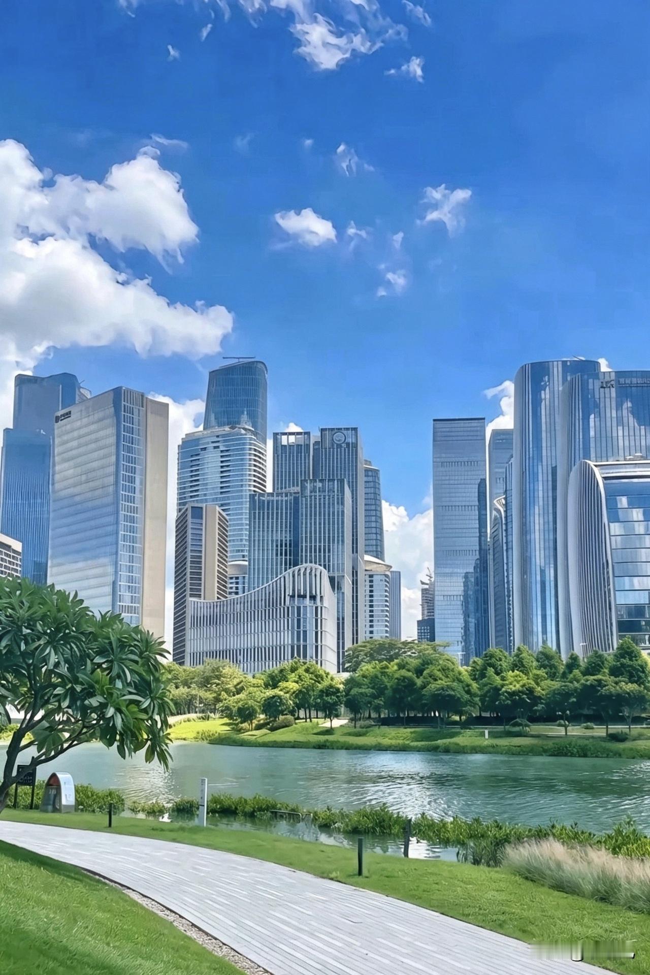 买不买房关键还是看这个人的经济实力。如果说这个人手上有钱，买房也对他造成不了什