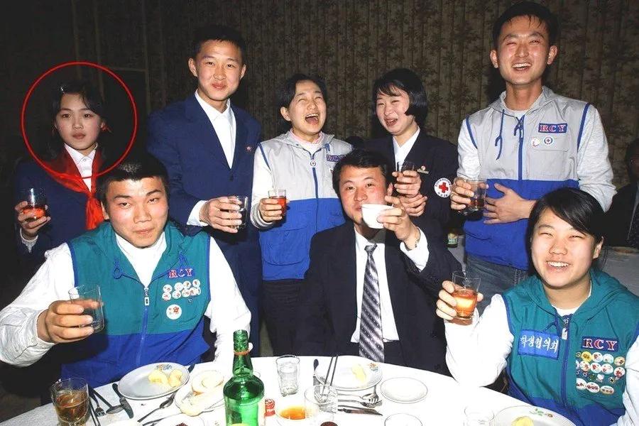 李雪主旧照，那时的她长得很可爱。她这份可爱还挺持久的，就算人到中年，她可爱长相依