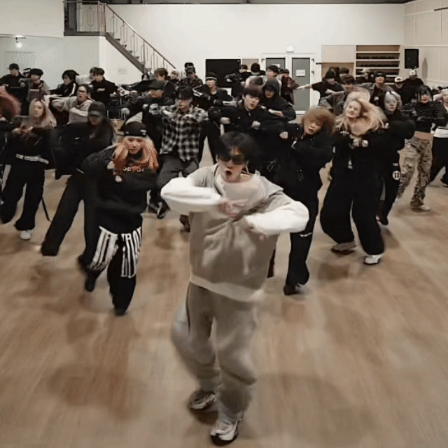 看到有人说檀健次不是要糊了吗？怎么感觉他越来越火了？说他糊的恐怕你要失望了，檀健