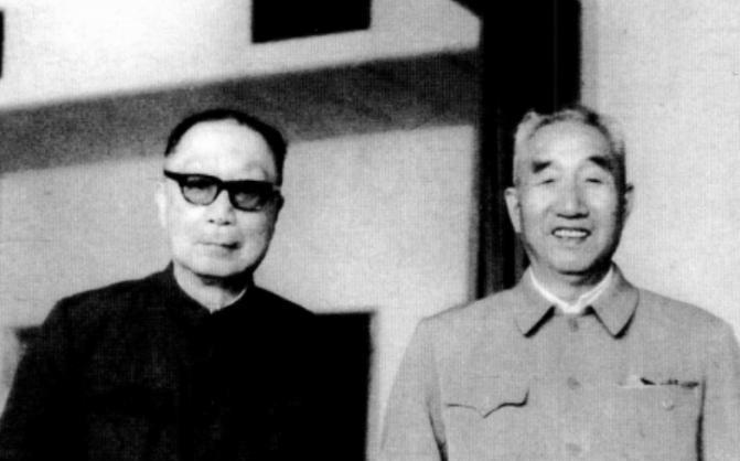 1978年，徐向前元帅腿疼，住进解放军301医院进行治疗。1978年的北京，天