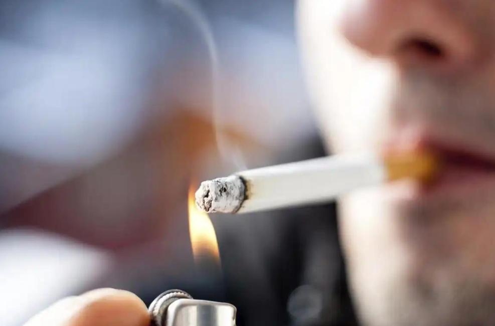 一次性戒烟危险吗?提醒:3种戒烟方式不可取,或有害健康把烟一下子全戒了,反而