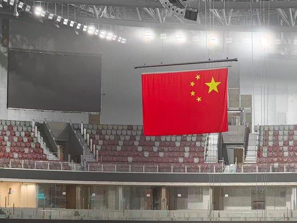 沈阳王家湾“云上冰玉”来了，外部灯光已经亮起，内部开始安装座椅，以后这里能不