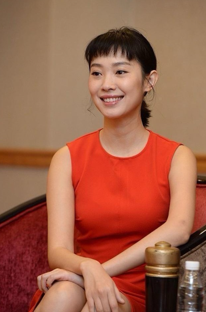 “舅妈”王佳佳确实不算好看，但随着年龄的增长，却散发着成熟女人的魅力，越看越有味