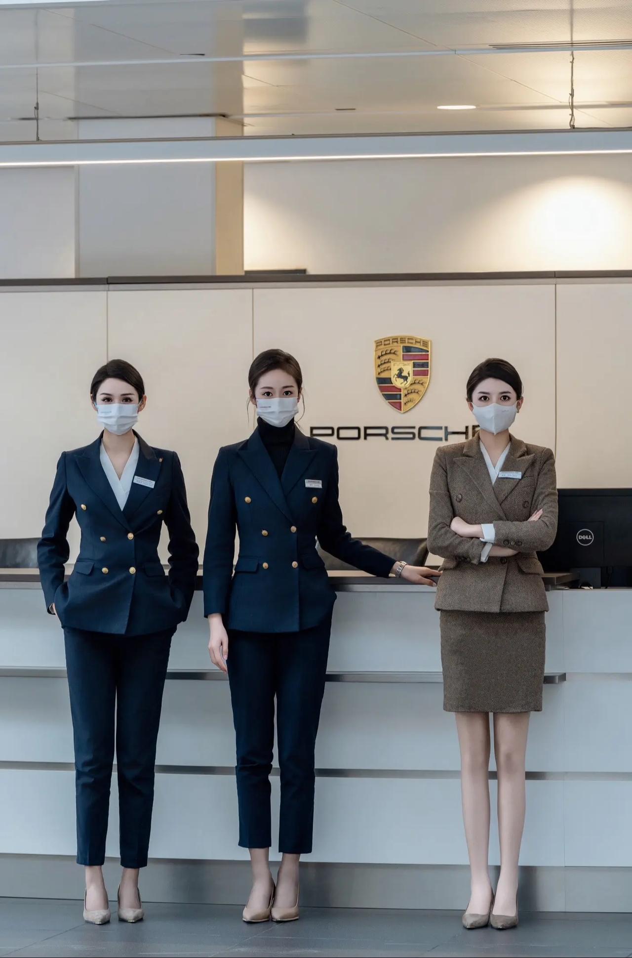 降价对传统豪车车的品牌是毁灭性的。传统豪车就像奢侈品，奢侈品在奥特莱斯卖的款式跟