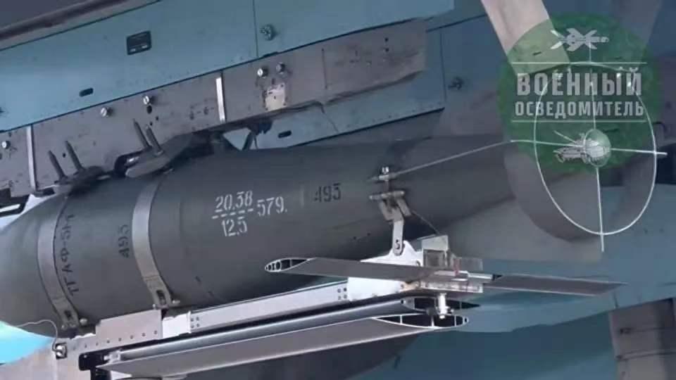 俄罗斯空天军太给力了，每天投掷的滑翔制导炸弹已经接近300枚，摧毁了大量乌军的坚