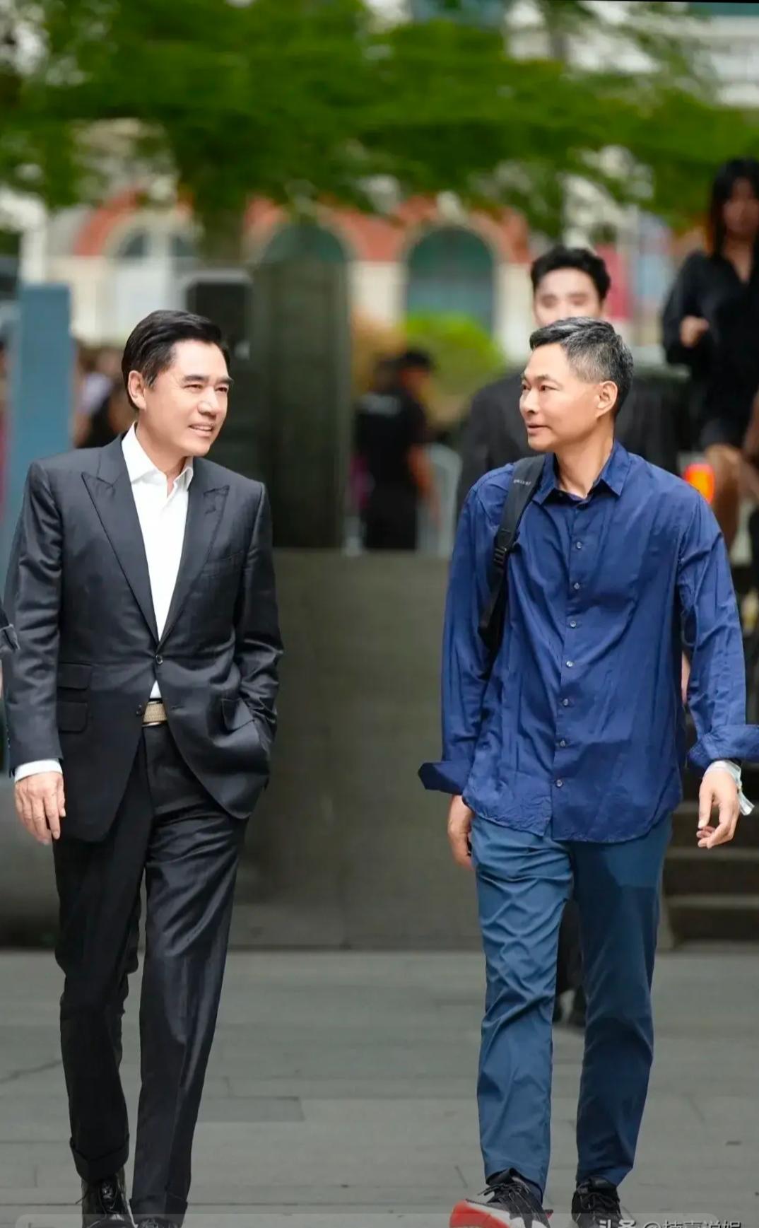 网友在杭州偶遇陈宝国69岁的陈宝国老师现身杭州出席活动，虽然脸上已经有了岁月痕