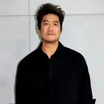 🌙他可能是全中国最让制片人头疼的演员。片酬千万级，但一年只接一部戏。给再多钱，