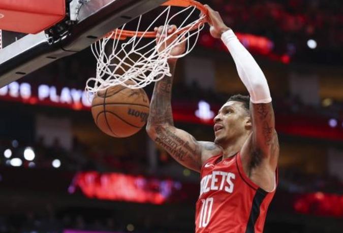 NBA季前赛，火箭对阵强大的雷霆的比赛中，出现了奇葩的一幕。从先发球员来看，双方