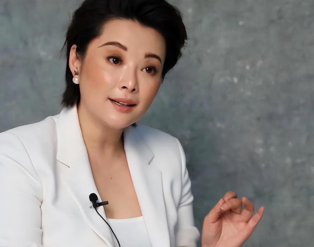 袁立拒陪酒遭威胁：片酬不要了，但我的底线绝不退让！