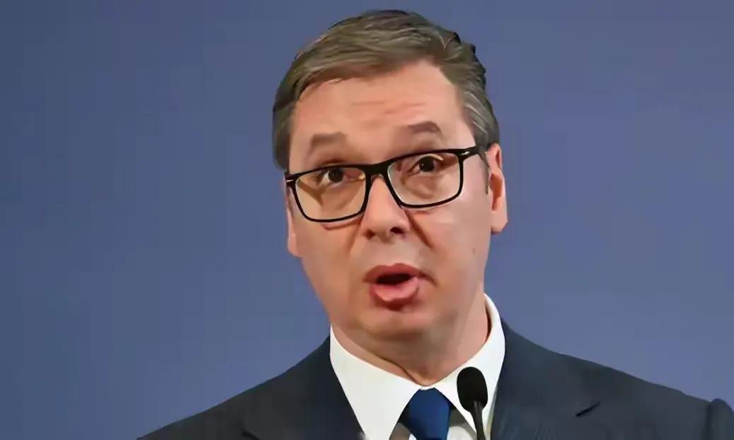 历史铁证沦为豪宅，推土机碾碎民族记忆！塞尔维亚总统武契奇颁布法案，竟强行要将北约