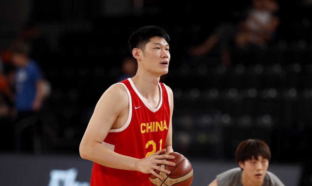 亚洲杯中韩大战主要球员评分：胡金秋：10分；23分11篮板的表现，胡金秋满分无