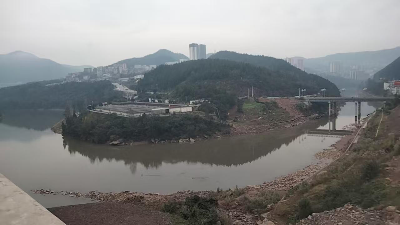 县城的房子不是没跌，只是没人买这是一个扎心的真相我老家在川北的一个小县城，本