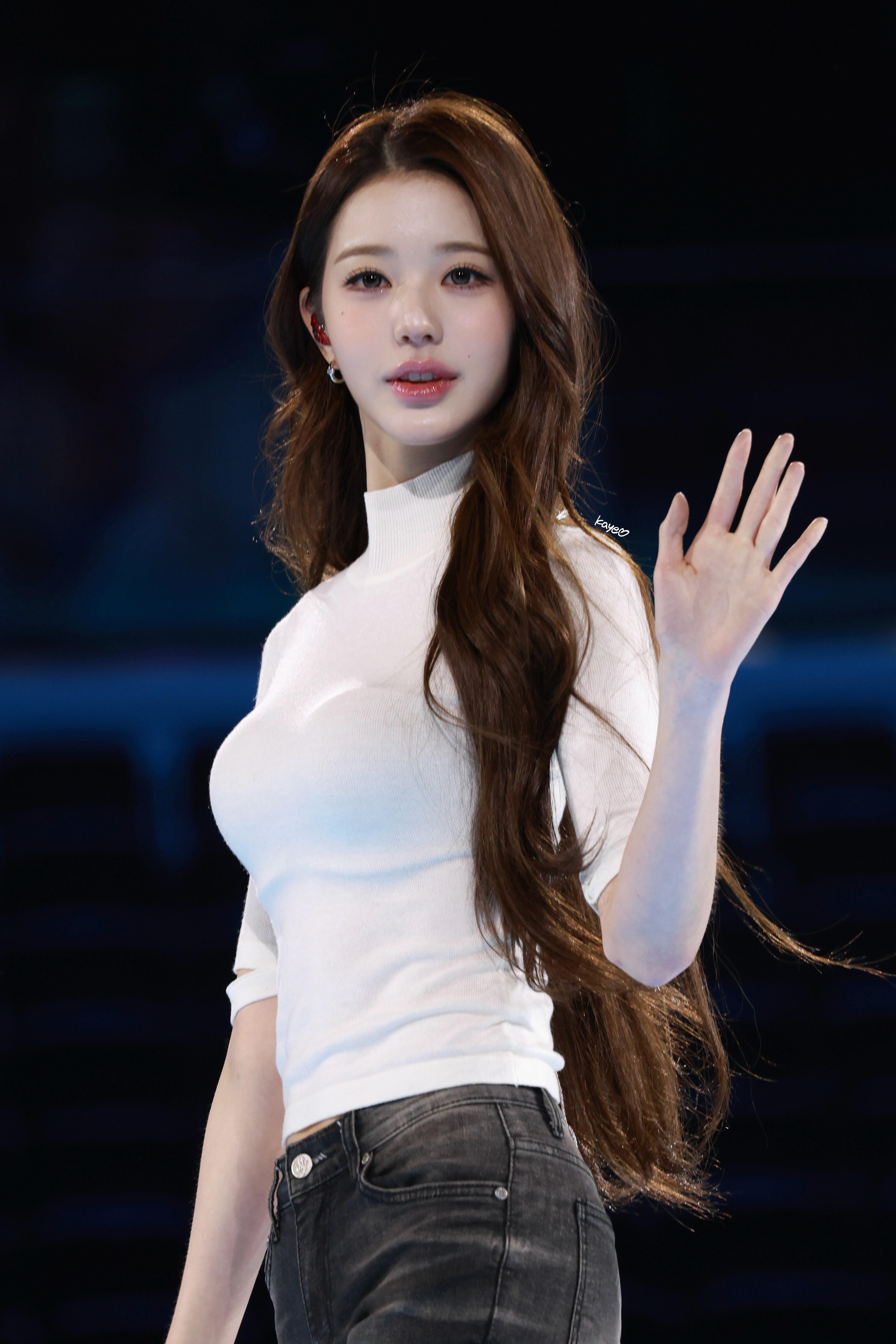 感觉这组元英真的刷新了人类生图美貌上限记录…..