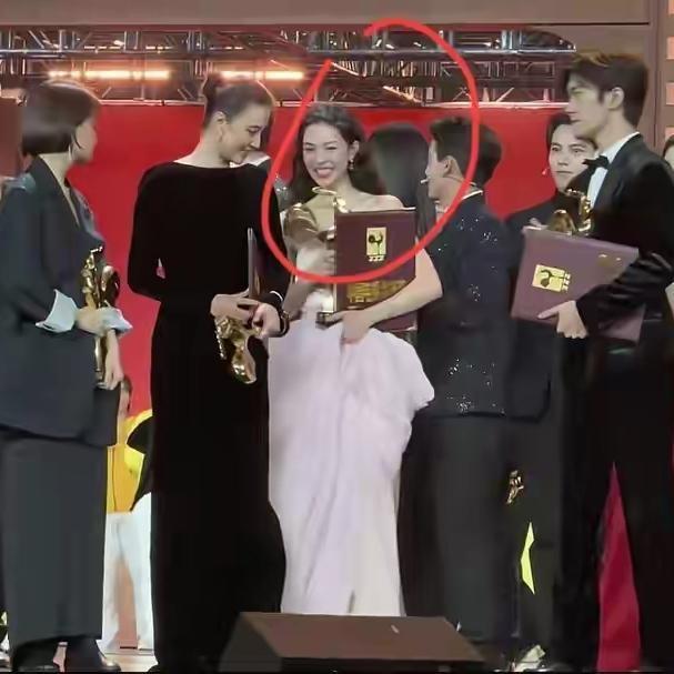 这就是古人常说的“小人得志”吧，看得真让人心塞。那么多实力派的低调老戏骨可能