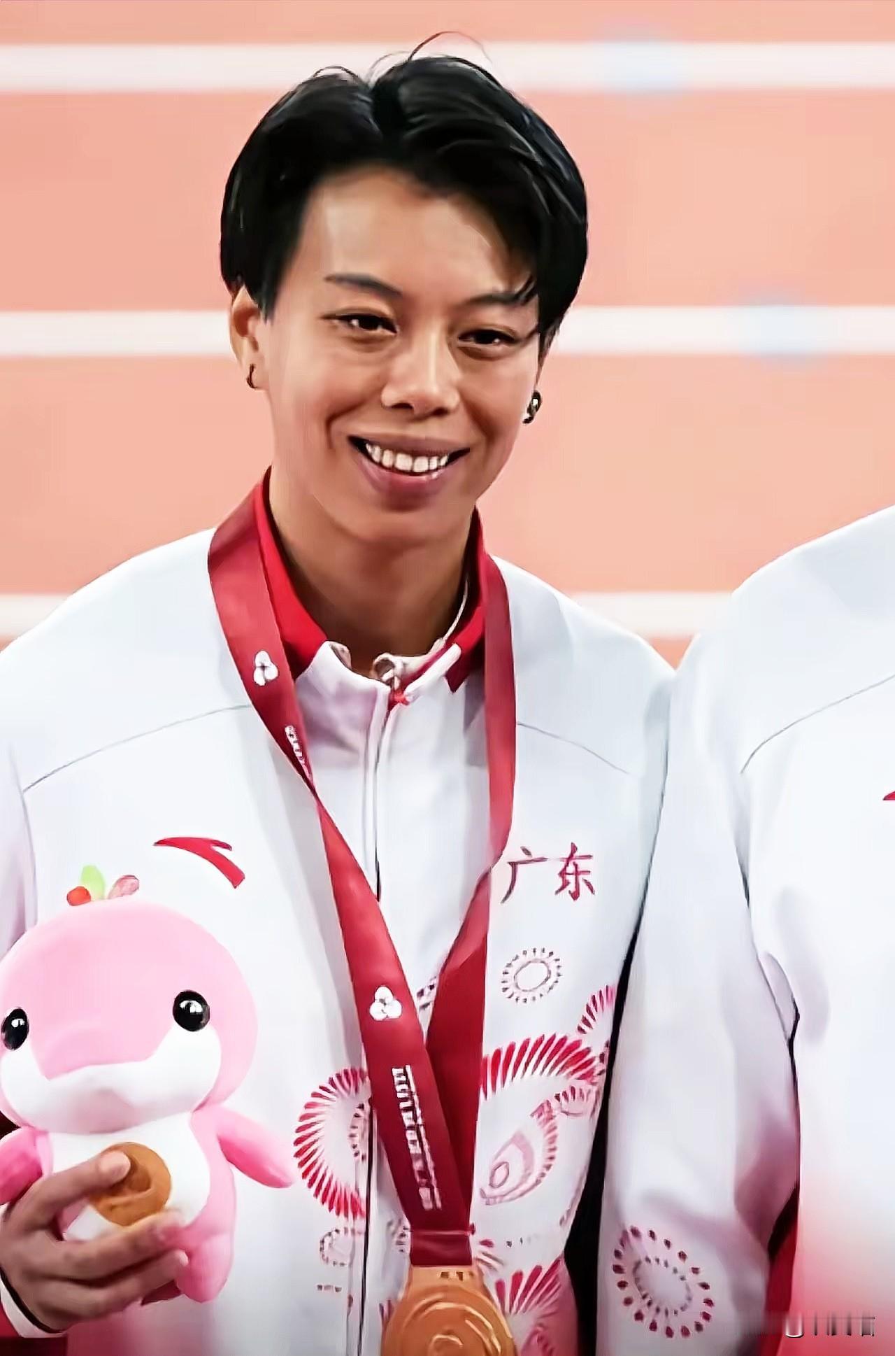 刘景扬的逆袭证明：人生卡住时，换条赛道反而能破局！谁能想到现在的跨栏