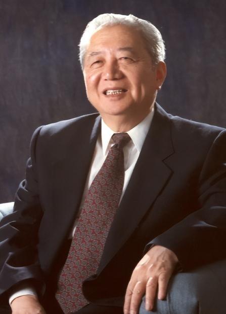 2001年，美国将一批淘汰的机器高价卖给中国，导致我国亏损好几亿，就在美国准备看