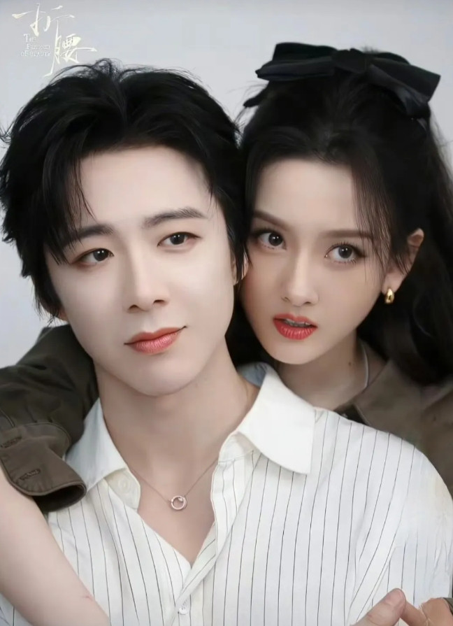 《折腰》为什么熄火了？女主人设崩塌，变成花痴女…剧情才达到小高潮，男女主