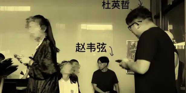 我睡过100多个女学生。”2022年，知名艺考培训机构影路站台icon的校长杜英