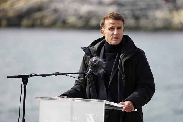 法国猪肉对华出口遭重创！马克龙回国后立刻翻脸，中方果断予以严惩。中方宣布对原产于