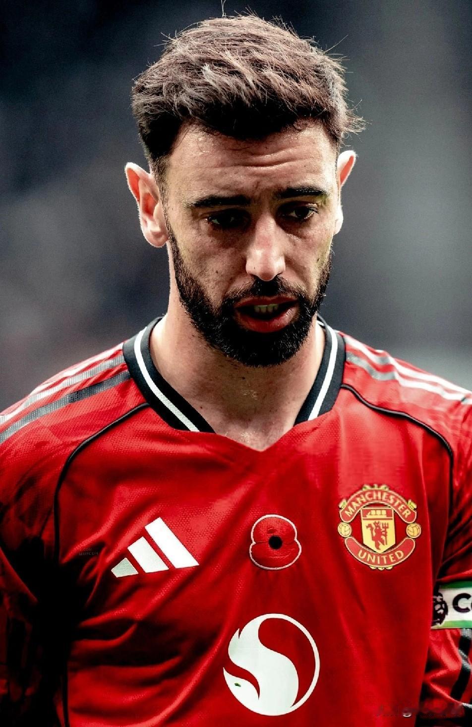 曼联的真大腿，B费助攻梅开二度带领曼联2-1战胜水晶宫排名升到第六!在刚刚结