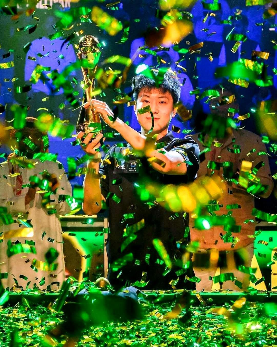 赵心童夺冠的奖金是25万英镑，折合人民币超过230万元，中国的家长们又蠢蠢欲动了