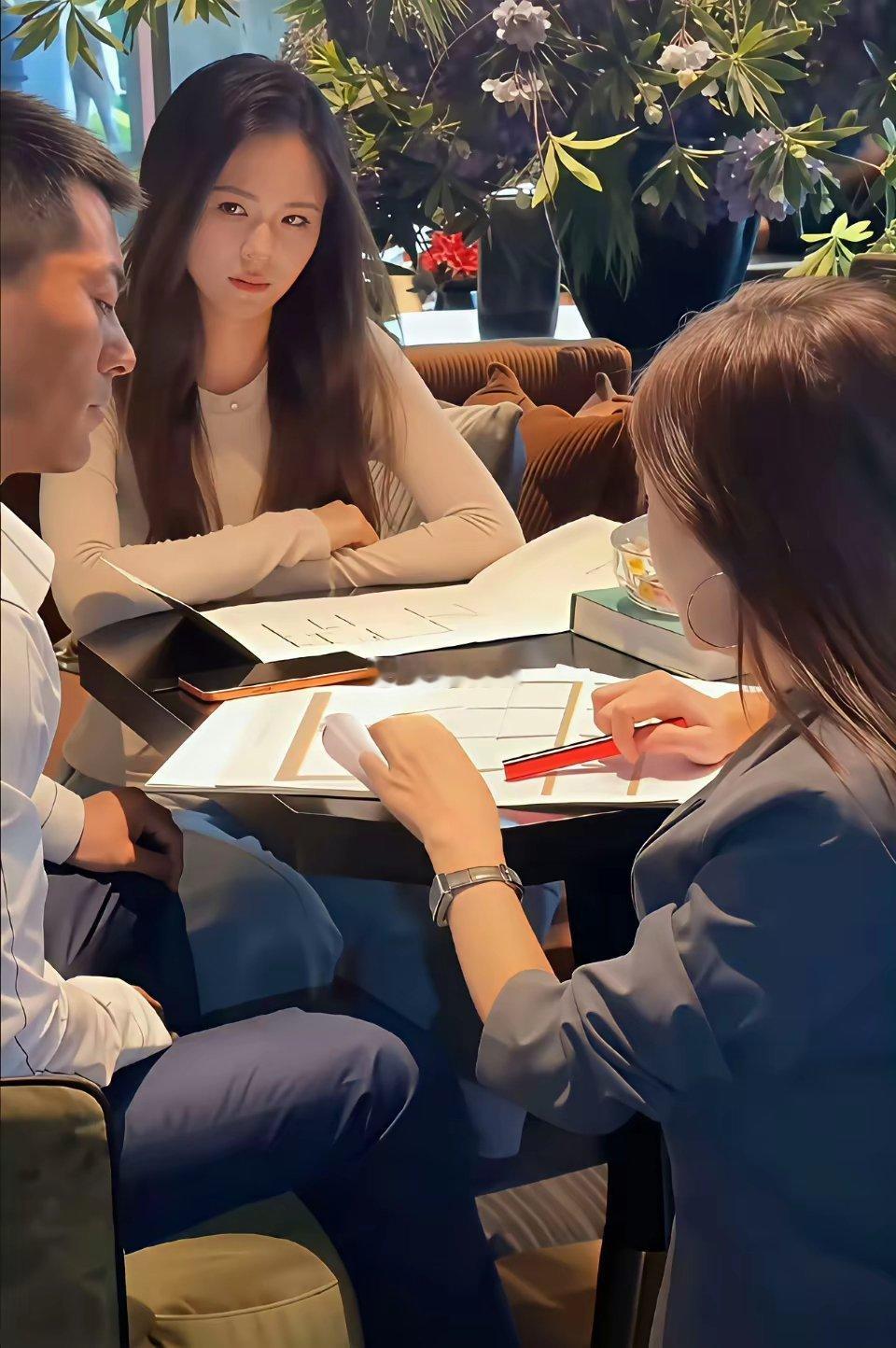 你觉得这位美女销冠，今天这单还能开得到吗？