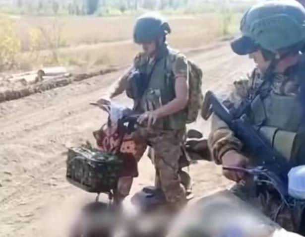 说起来还挺搞笑的！打了四年的俄乌战争，最终发现，真正管用的三件武器，居然都是中国