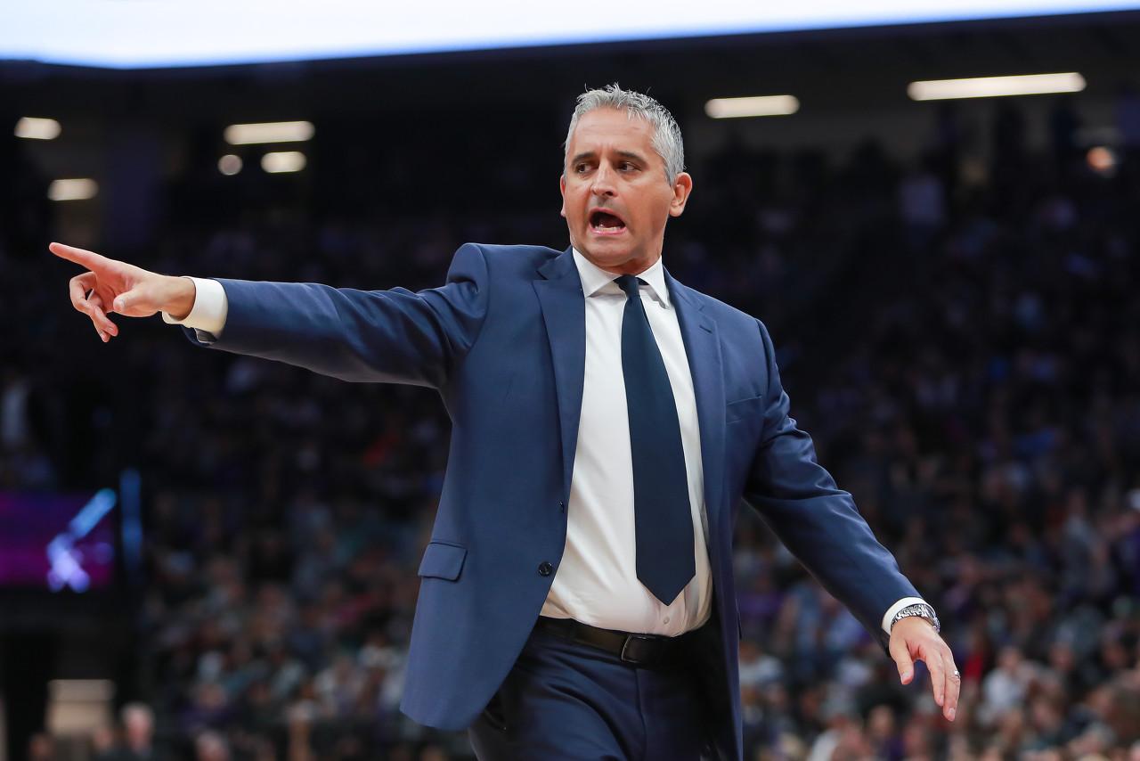 广东男篮主教练有人选！随着米切尔决定加入NBA独行侠教练组后，朱芳雨已经着手选