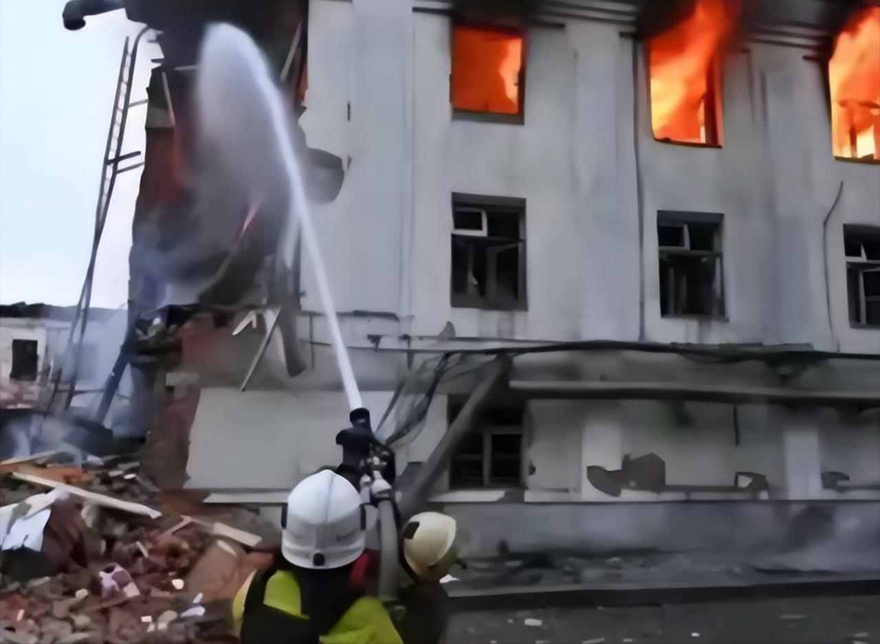 🌙“如果敢打乌克兰，那么我就炸莫斯科，如果中方收复台湾，那么我就炸北京”，这是